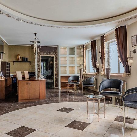 Seasons Spa Boutique Hotel Kozyn Екстериор снимка