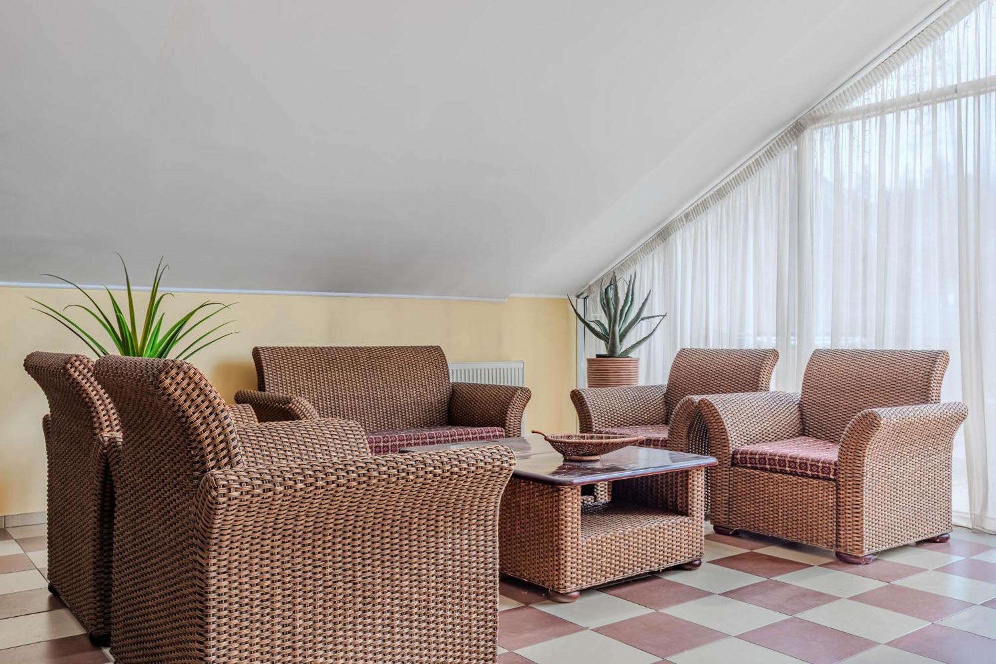 Seasons Spa Boutique Hotel Kozyn Екстериор снимка