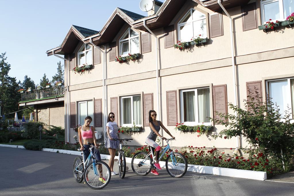 Seasons Spa Boutique Hotel Kozyn Екстериор снимка