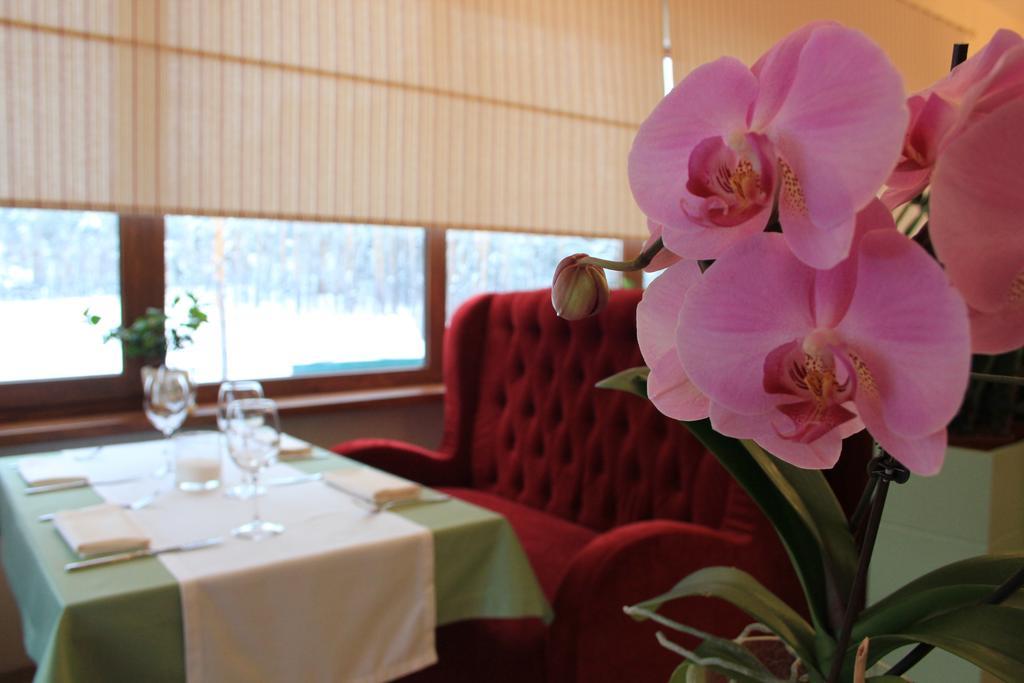 Seasons Spa Boutique Hotel Kozyn Екстериор снимка