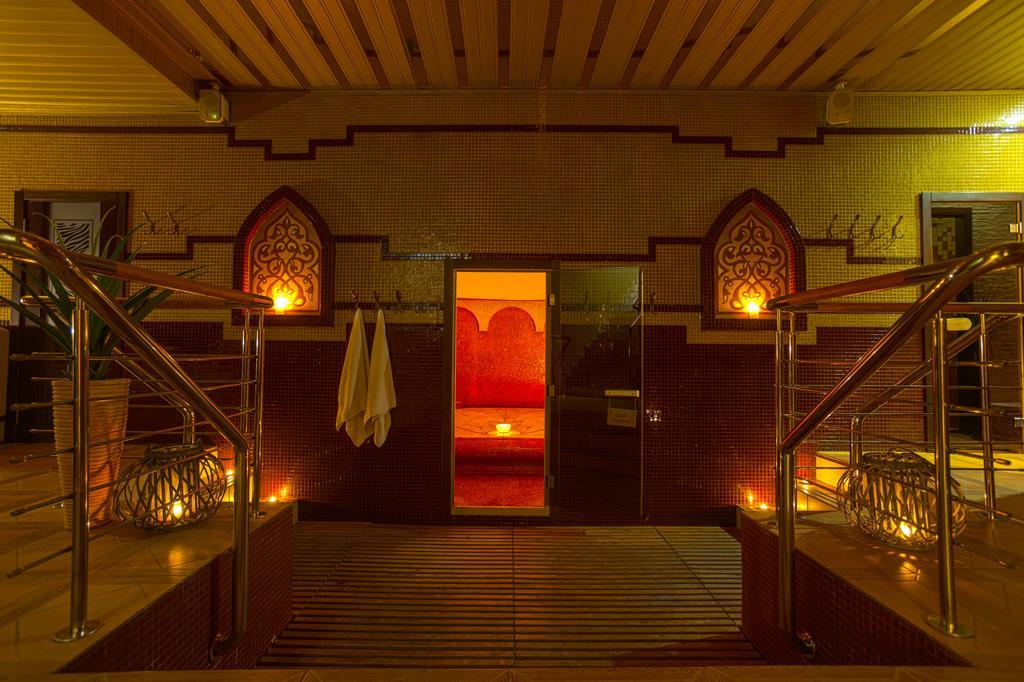 Seasons Spa Boutique Hotel Kozyn Екстериор снимка