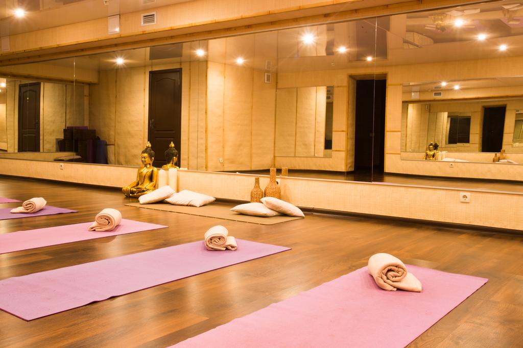 Seasons Spa Boutique Hotel Kozyn Екстериор снимка